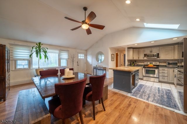 44 Venetian Dr, Jefferson Twp., NJ 07849