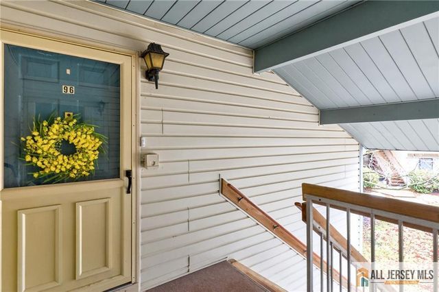 96 Crabapple Lane 298, Franklin Park, NJ 08823