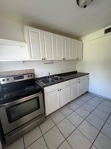 4548 SW 33rd Ave M, Dania Beach, FL 33312