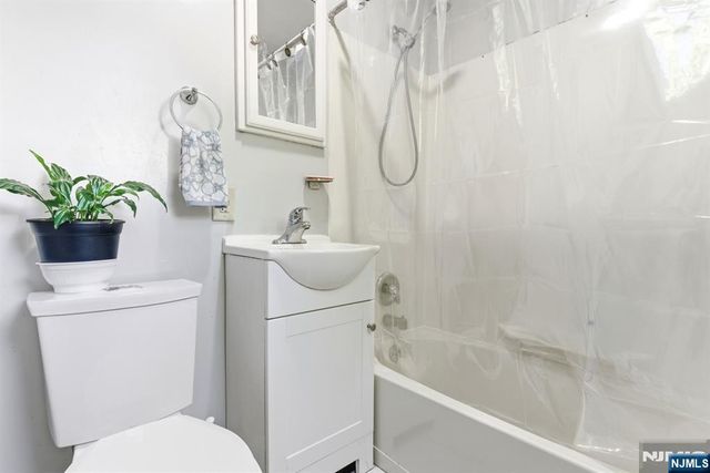 164 Hopkins Avenue, Jersey City, NJ 07306