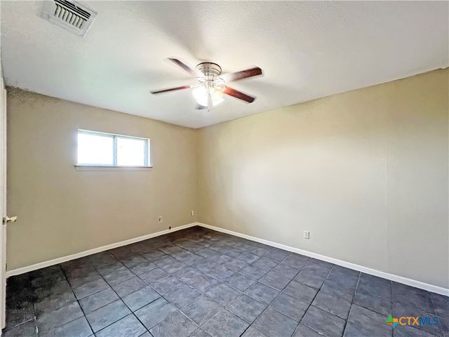 708 Ridgemont Lane, Gonzales, TX 78629