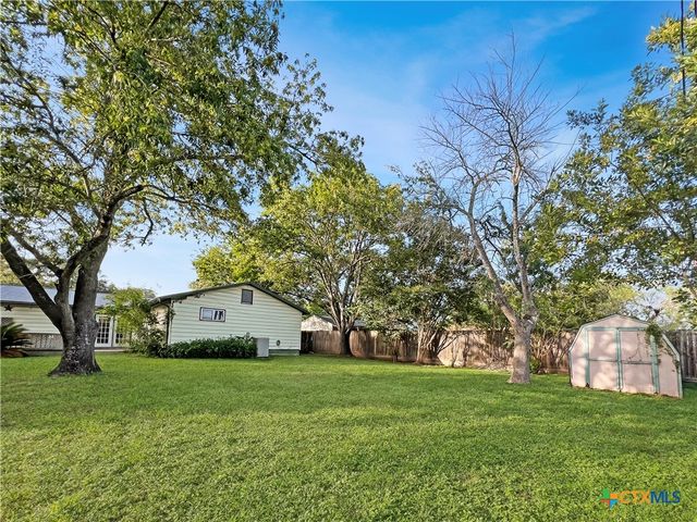 708 Ridgemont Lane, Gonzales, TX 78629