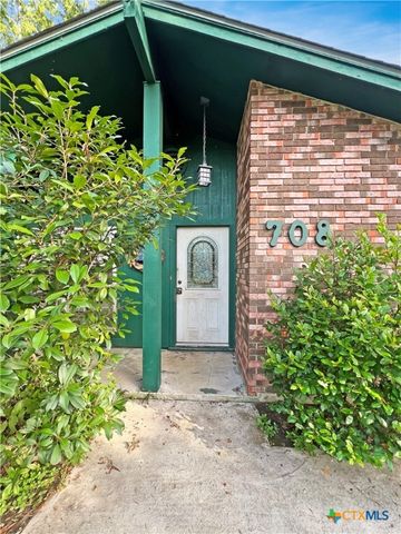 708 Ridgemont Lane, Gonzales, TX 78629