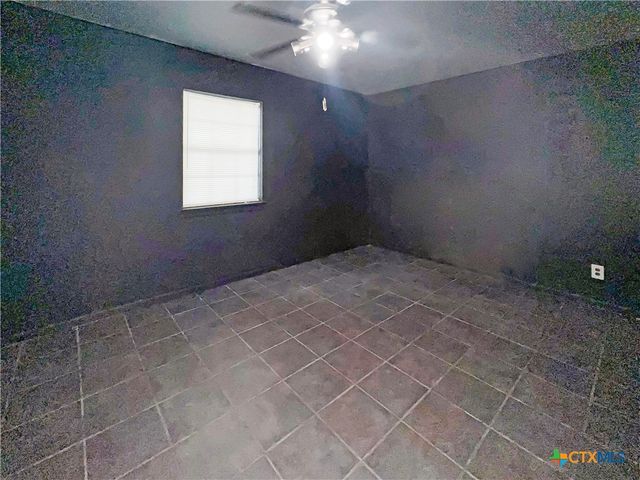 708 Ridgemont Lane, Gonzales, TX 78629