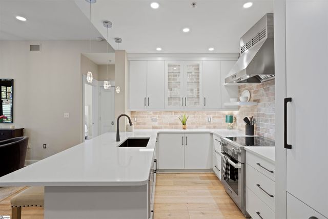 155 Riverplace Unit 109, Greenville, SC 29601