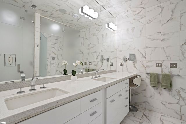 155 Riverplace Unit 109, Greenville, SC 29601