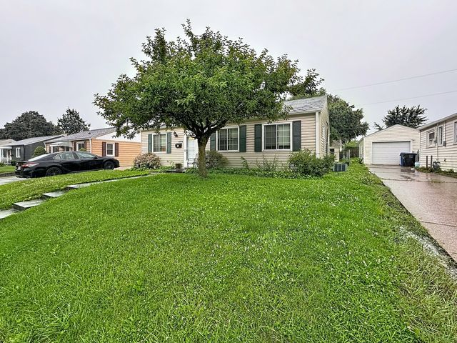 3714 13th Avenue, Moline, IL 61265