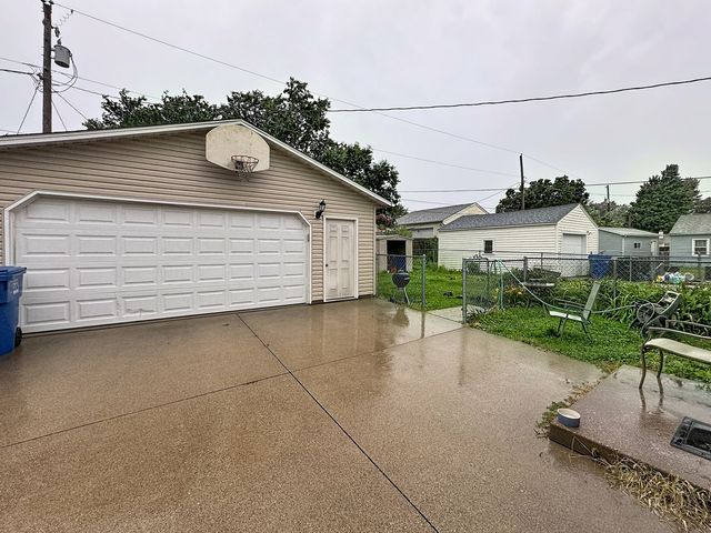 3714 13th Avenue, Moline, IL 61265
