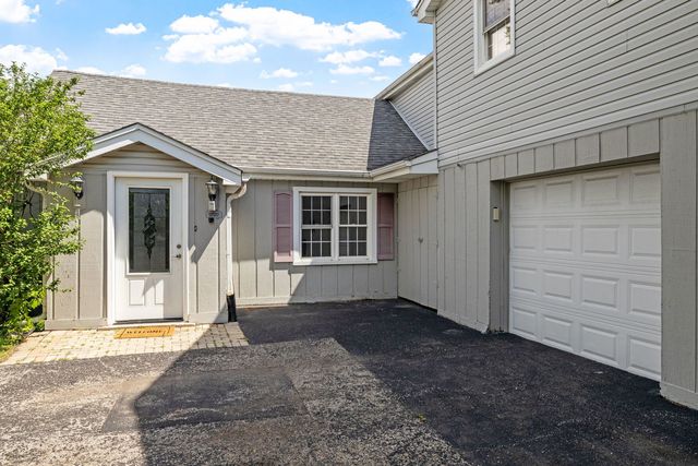 10409 S 83rd Avenue, Palos Hills, IL 60465