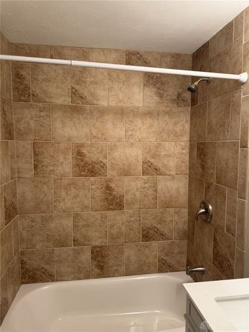 95 Peach Grove Avenue, Dayton, OH 45458