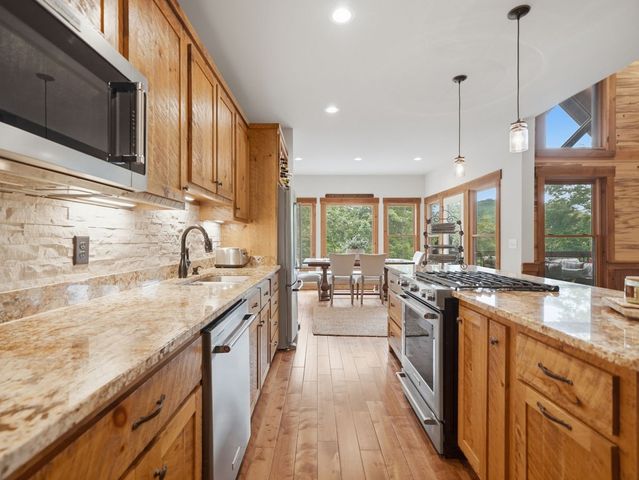 152 Oceola Drive, Ellijay, GA 30540