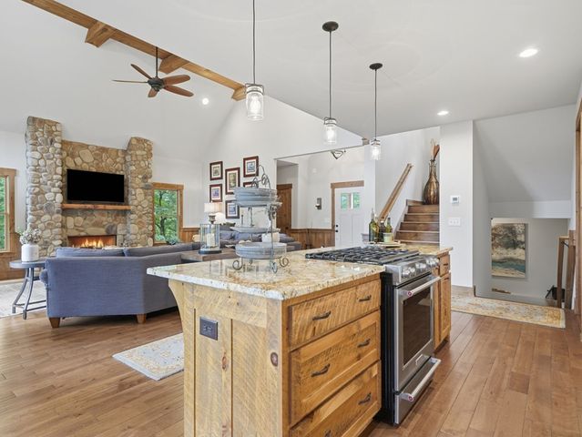 152 Oceola Drive, Ellijay, GA 30540