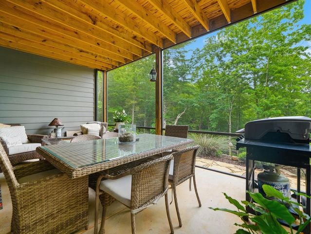 152 Oceola Drive, Ellijay, GA 30540