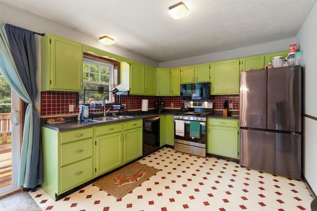 31 Adams Street, St. Albans City, VT 05478