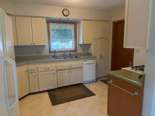 228 13th Street SW, Owatonna, MN 55060