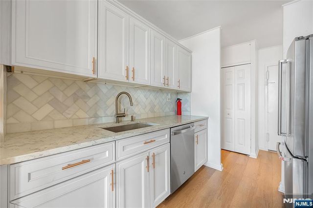 100 Manhattan Avenue 910, Union City, NJ 07087