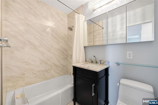 100 Manhattan Avenue 910, Union City, NJ 07087