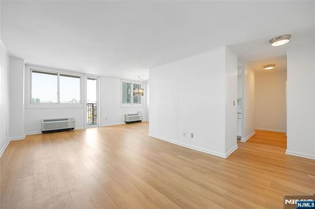 100 Manhattan Avenue 910, Union City, NJ 07087