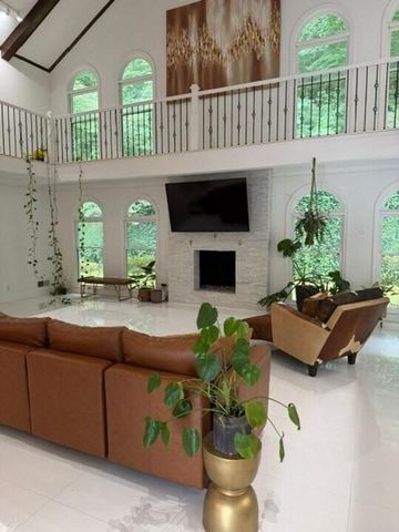 425 Ferry Landing, Sandy Springs, GA 30328