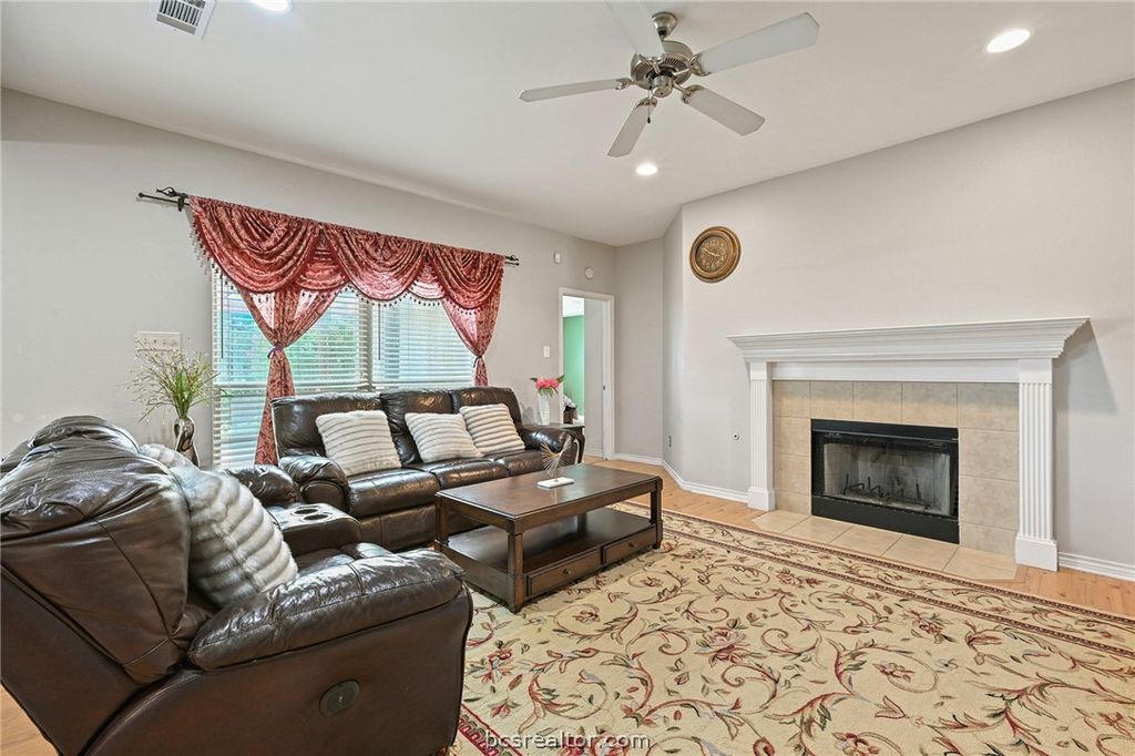 107 Hartford Drive, College Station, TX 77845 — photo 4