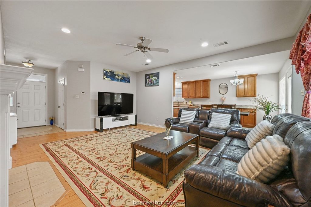 107 Hartford Drive, College Station, TX 77845 — photo 5