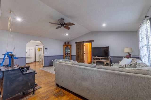 545 Lewis Bray Road, Burnside, KY 42519