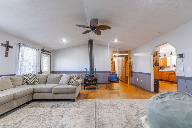 545 Lewis Bray Road, Burnside, KY 42519