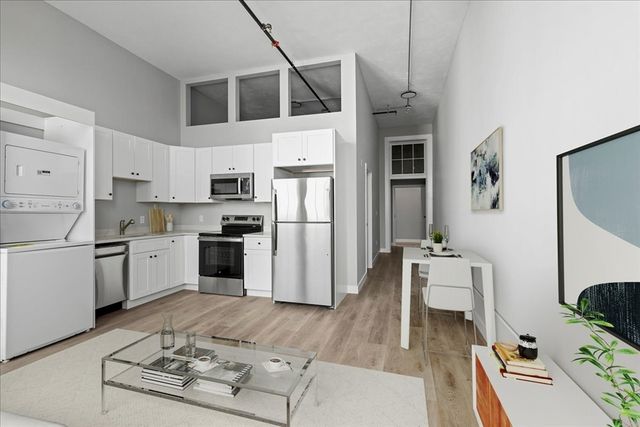 22 Waverly St 102, Worcester, MA 01604