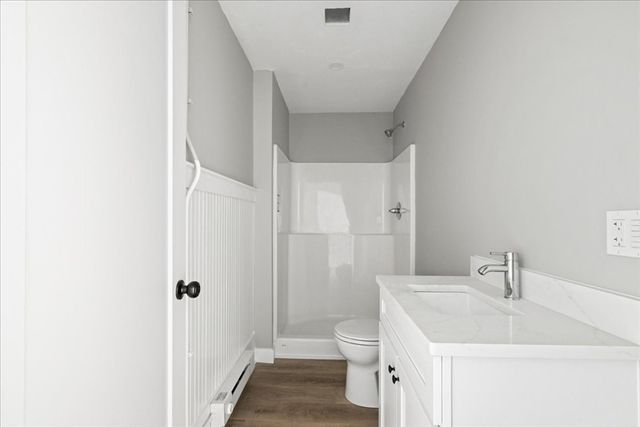 22 Waverly St 102, Worcester, MA 01604