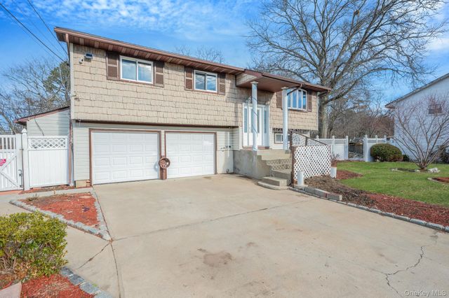 105 Ames Street, Brentwood, NY 11717