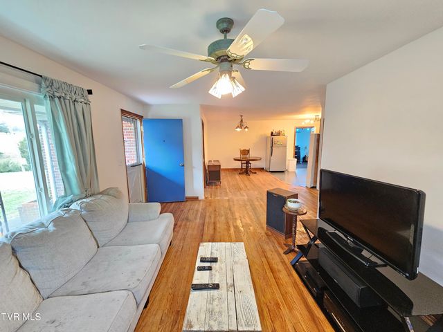 1520 Sylvan Drive, Johnson City, TN 37604