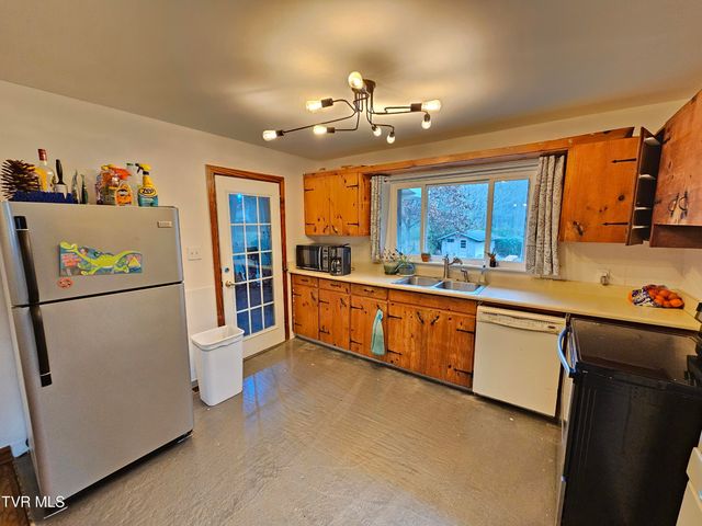 1520 Sylvan Drive, Johnson City, TN 37604