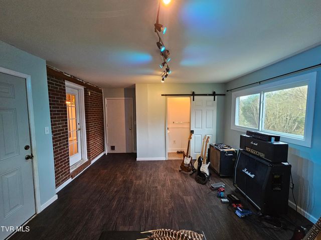 1520 Sylvan Drive, Johnson City, TN 37604