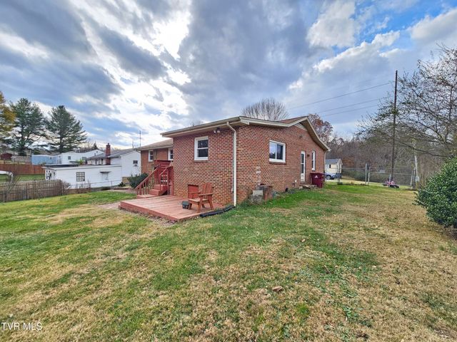 1520 Sylvan Drive, Johnson City, TN 37604