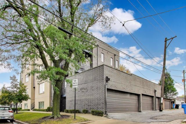 2352 W Winona Street 3E, Chicago, IL 60625