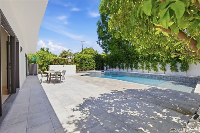 5016 Rubio Avenue, Encino, CA 91436