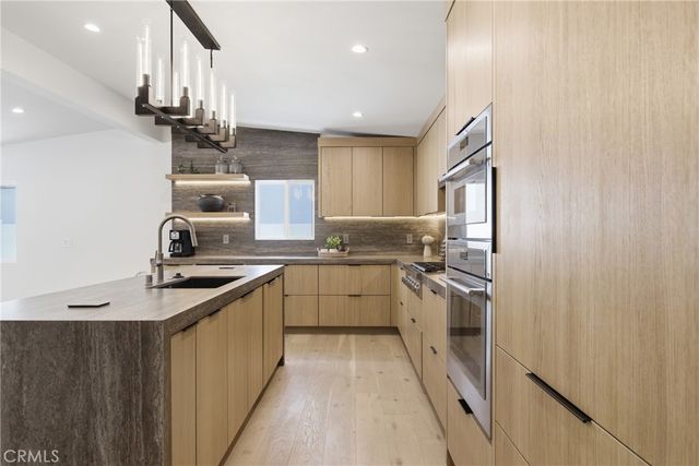 5016 Rubio Avenue, Encino, CA 91436
