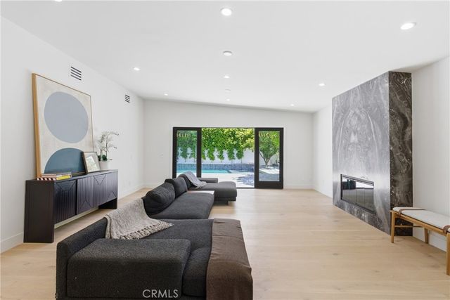 5016 Rubio Avenue, Encino, CA 91436