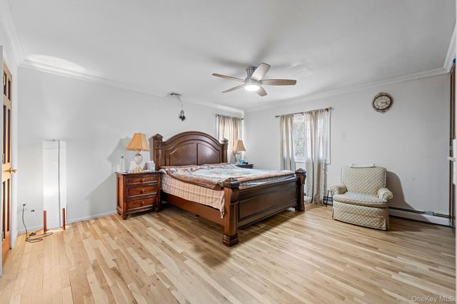 19 Austin Lane, Elwood, NY 11743