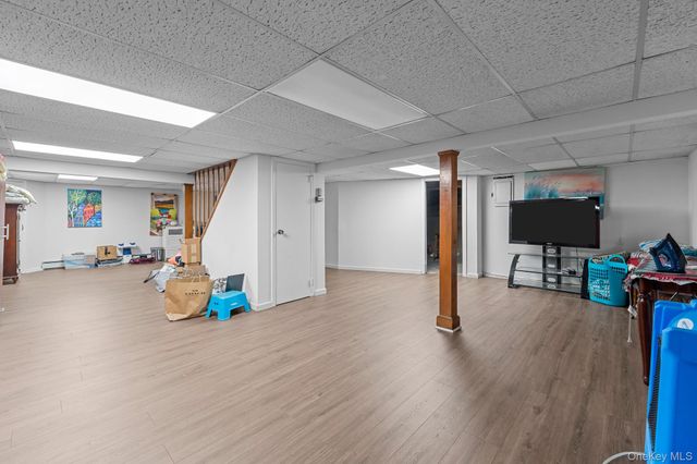 19 Austin Lane, Elwood, NY 11743