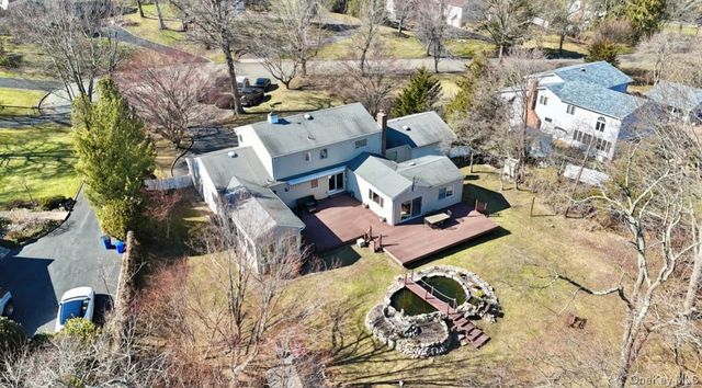 19 Austin Lane, Elwood, NY 11743