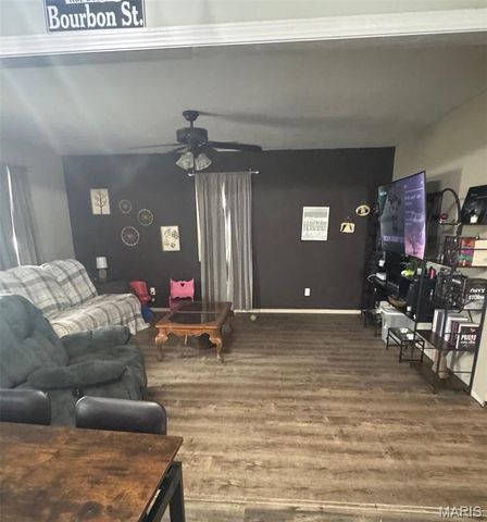 728 N Locust Street, Dexter, MO 63841