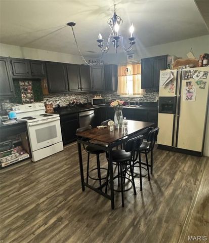 728 N Locust Street, Dexter, MO 63841