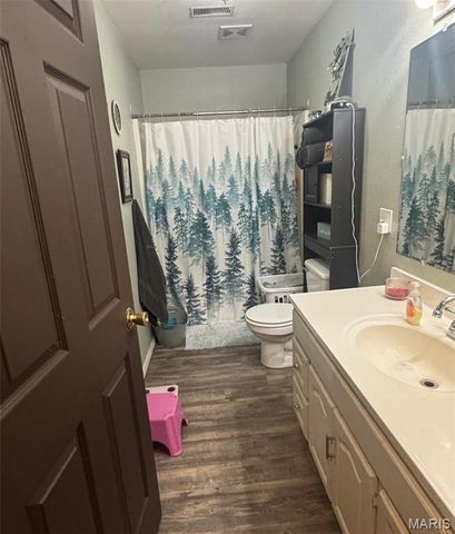 728 N Locust Street, Dexter, MO 63841