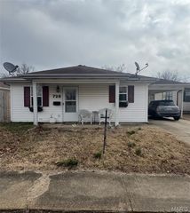 728 N Locust Street, Dexter, MO 63841