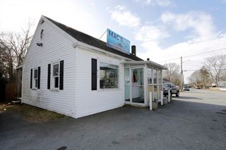 116 Sconticut Neck Rd, Fairhaven, MA 02719