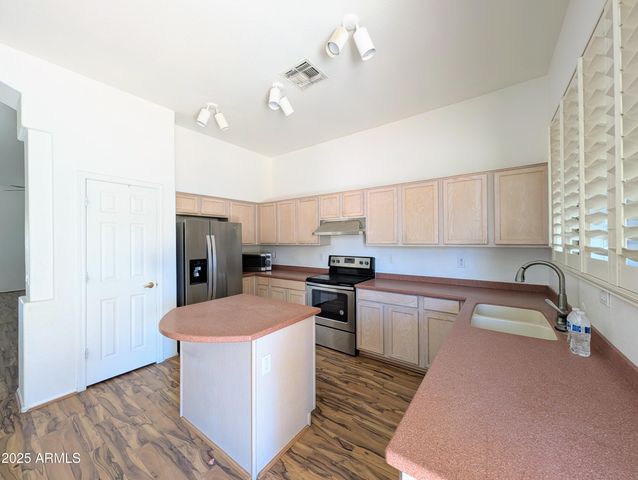5959 W KIMBERLY Way, Glendale, AZ 85308