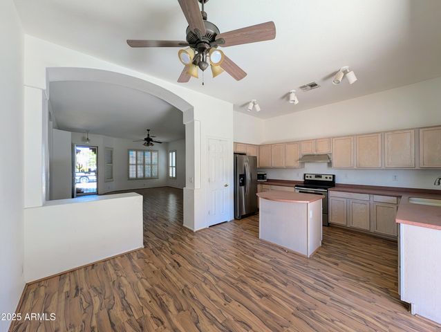 5959 W KIMBERLY Way, Glendale, AZ 85308
