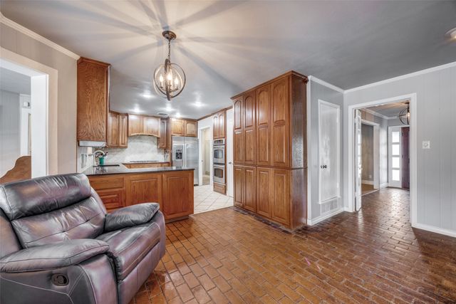 6401 Stonewall Street, Greenville, TX 75402