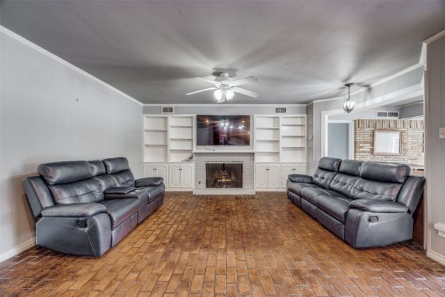 6401 Stonewall Street, Greenville, TX 75402